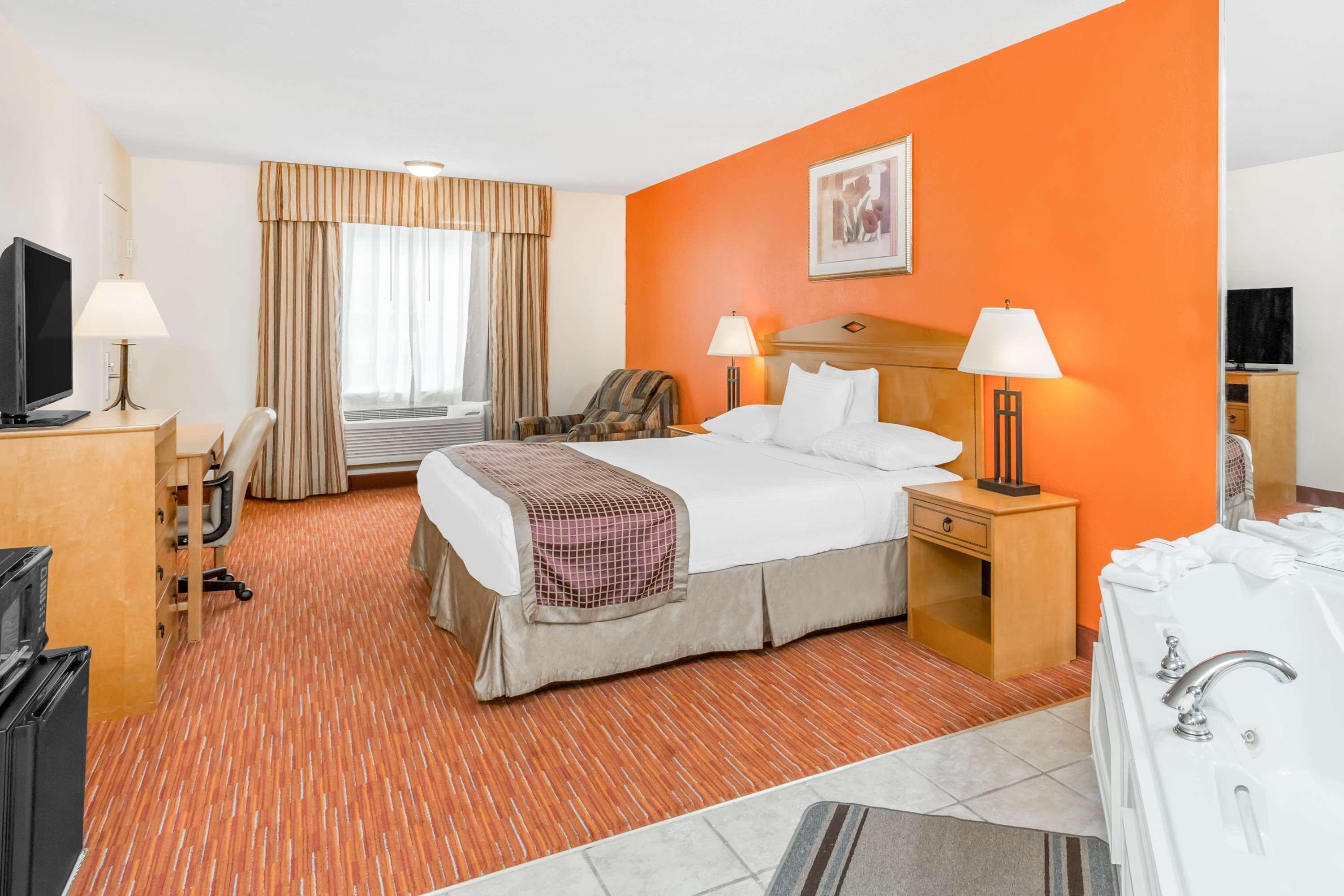Surestay Hotel By Best Western Маннінґ Екстер'єр фото
